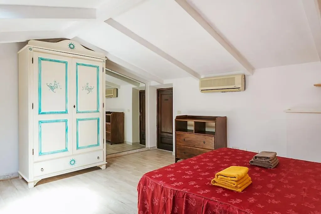 Central Apartment- Near The Cathedral Όλμπια Διαμέρισμα